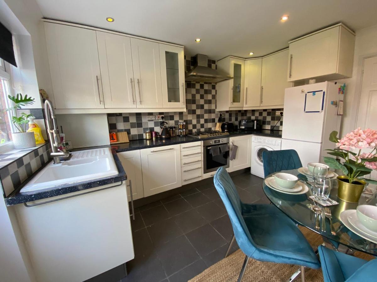 Host & Stay - Cotman Close Milton Keynes Bagian luar foto