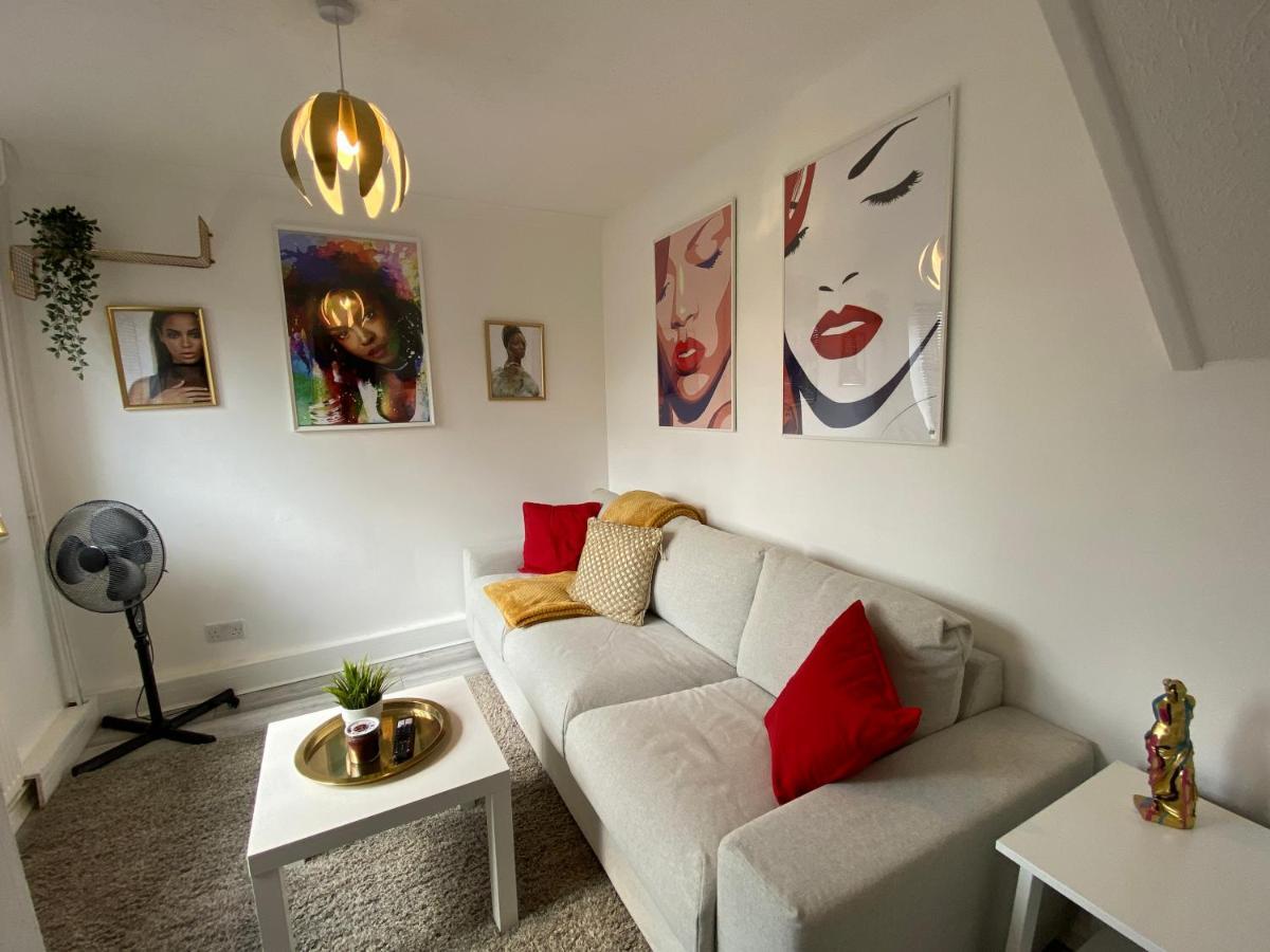 Host & Stay - Cotman Close Milton Keynes Bagian luar foto