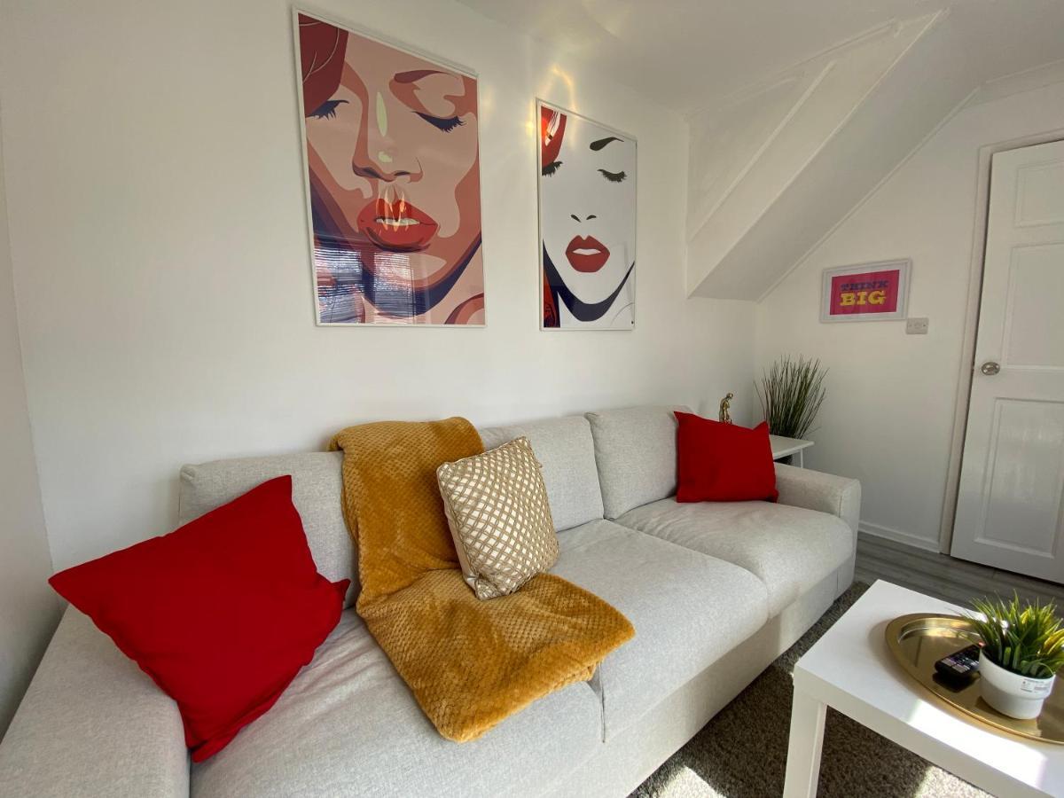 Host & Stay - Cotman Close Milton Keynes Bagian luar foto