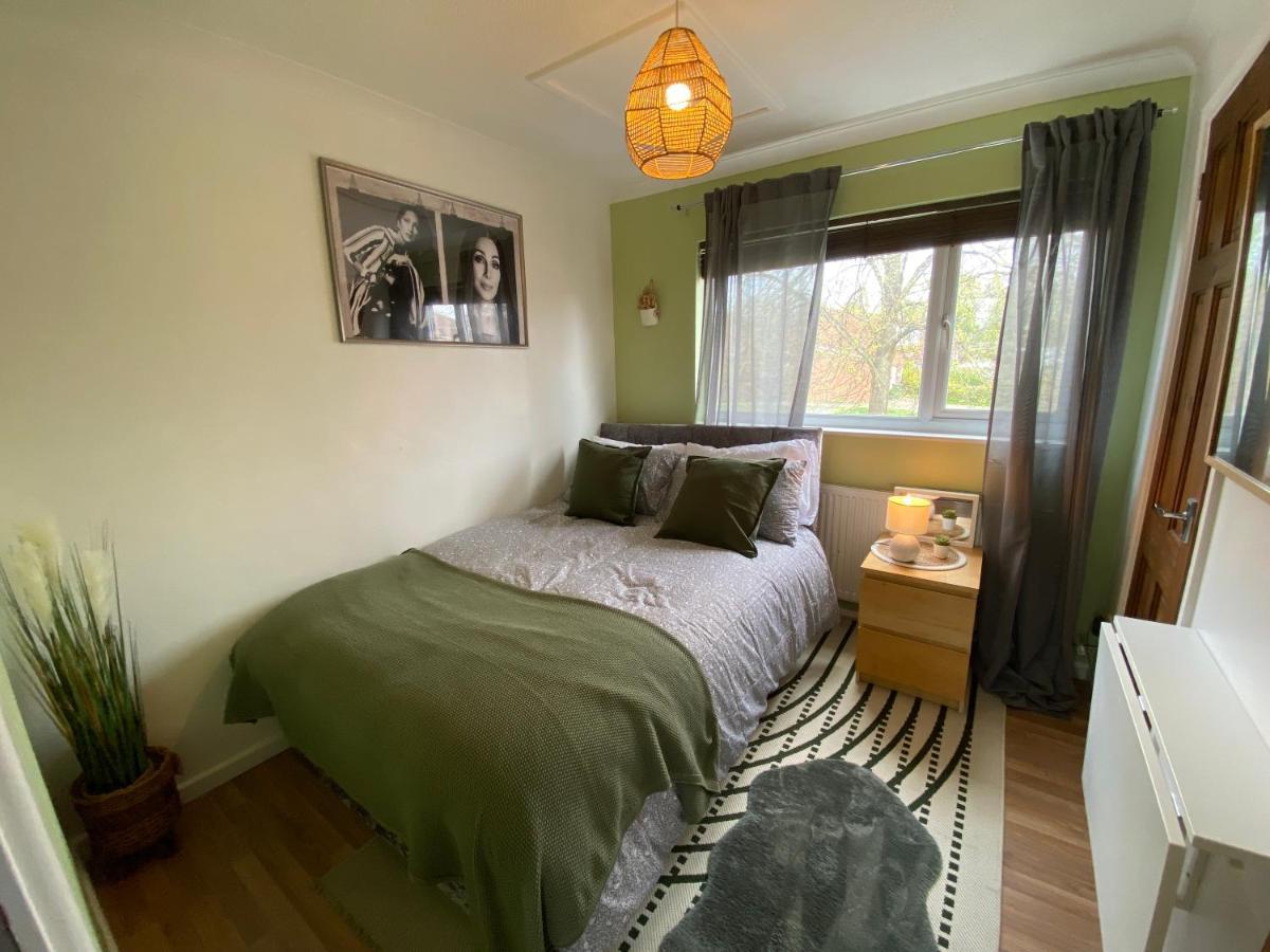 Host & Stay - Cotman Close Milton Keynes Bagian luar foto
