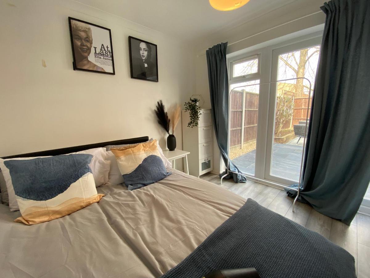 Host & Stay - Cotman Close Milton Keynes Bagian luar foto
